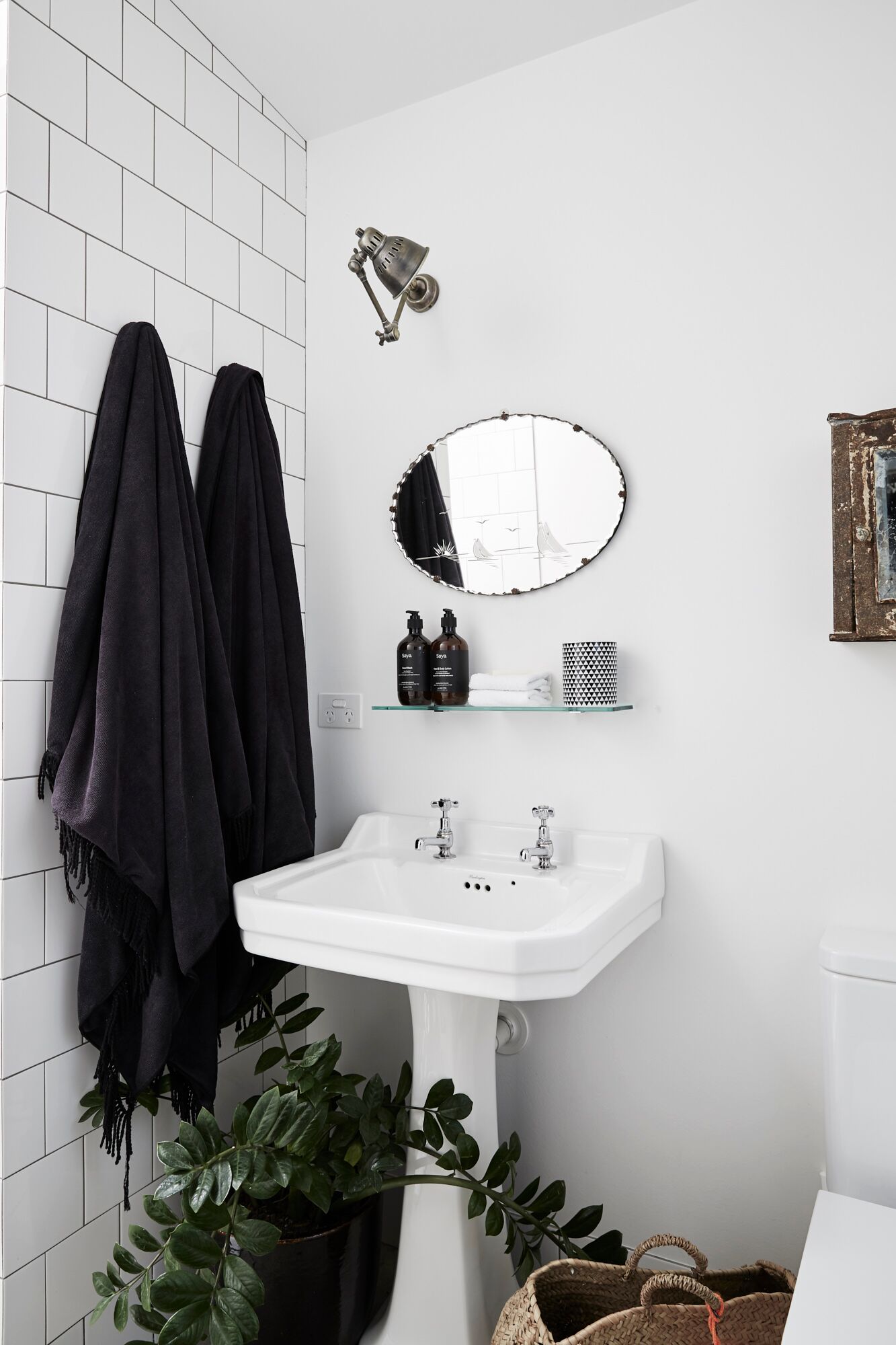 Vintage etched mirror in the ensuite at The Chapel, Byron Beach Abodes